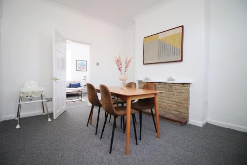 Bristol Street (2BR FREE parking)| Cohost Partners - Caerleon