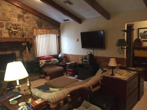 Opuluxe Cottage Peaks Retreat in Somerset, USA
