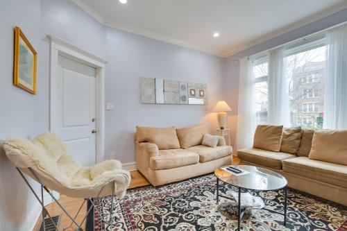 Cozy Oak Park Apartment Walk to Parks and Dining!