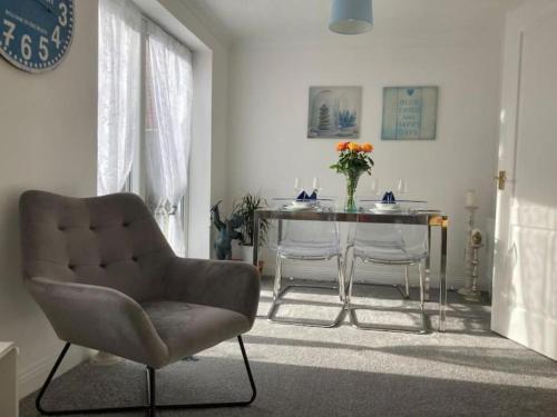 The Sashes - Cozy Apartment - FREE Parking - Ultrafast WIFI - Smart TV - Netflix - sleeps up to 6! Close to Poole Town Center & Sandbanks & Bournemouth, Poole (zdjęcie 3)