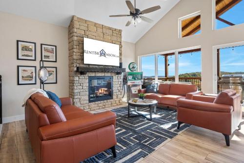 Highway Hideaway in Kimberling City, USA