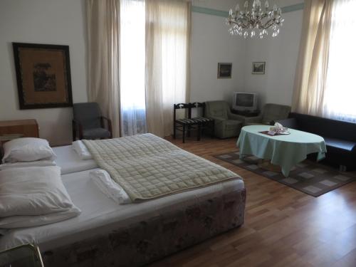 Hotel Pension Stadtpark - image 2