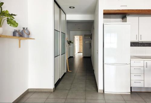 One-Bedroom Apartment  image 6