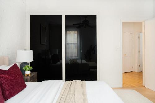139-2W Prime west village Furnished 2BR Best value, New York (Foto 6)