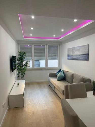 Lovely 2 bedroom apartment in South Lisbon in บาไรโร
