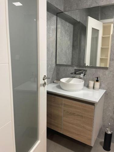 ห้องน้ำ, Lovely 2 bedroom apartment in South Lisbon in บาไรโร