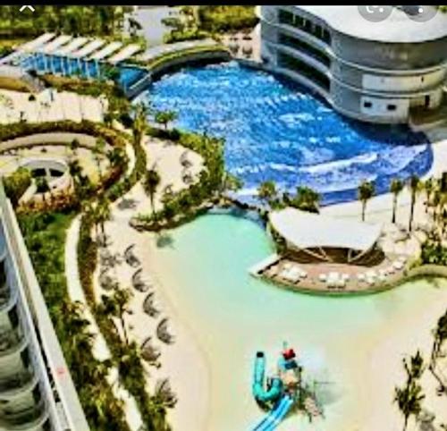 Azure Condo 1BR Next to Mall, Near City & Airport, Manila