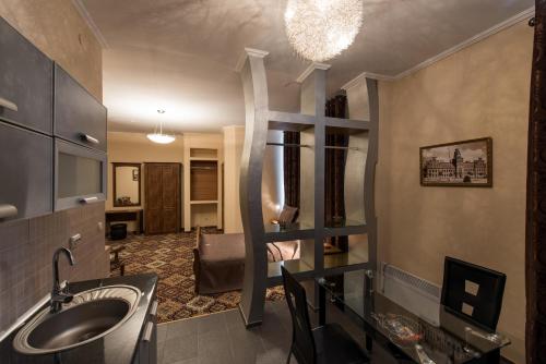Premium Hotel - image 10