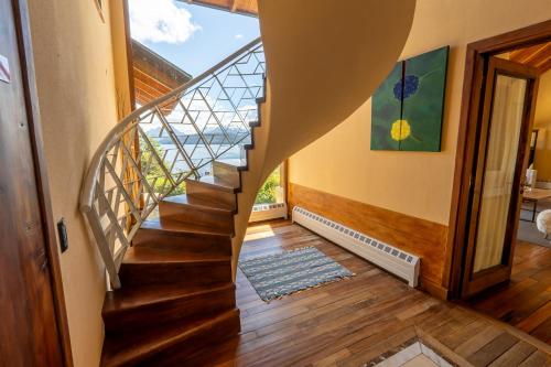 RentUp - Casa con vista panorámica al lago Nahuel Huapi (RentUp - Casa con vista panoramica al lago Nahuel Huapi) in 비야 라 앙고스투라