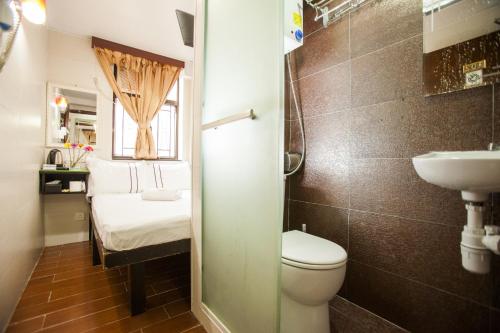 Standard Double Room image 2