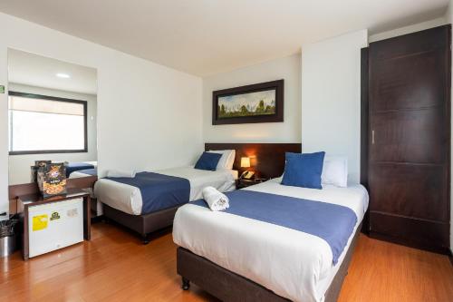 Deluxe Twin Room image 6