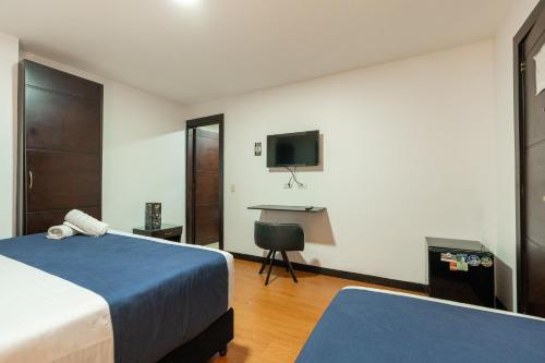 Deluxe Triple Room image 1
