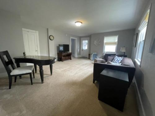 Anoka Apartments in Historical Victorian House in Anoka, USA