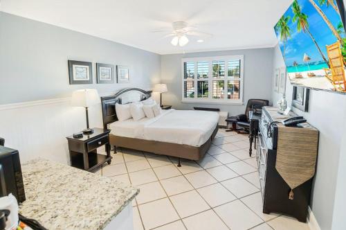 Rejuvinating 2nd flr Resort View King Room in Pawleys Island, USA