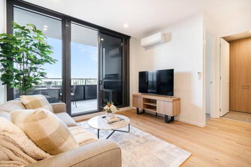 Airy 1BR Ivanhoe apt with Balcony & FREE parking#SP502