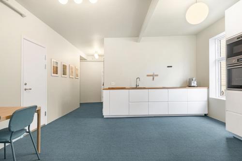 Central Guest House - Bedroom with private Bathroom 3