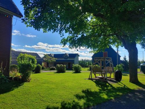 Bugaboo Cottages Bugaboo Cottages