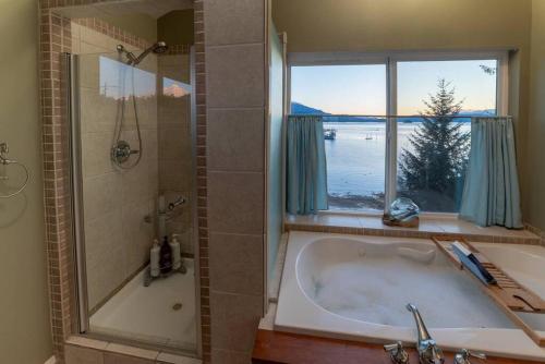 Juneau Oceanfront Home Overlooking Auke Bay