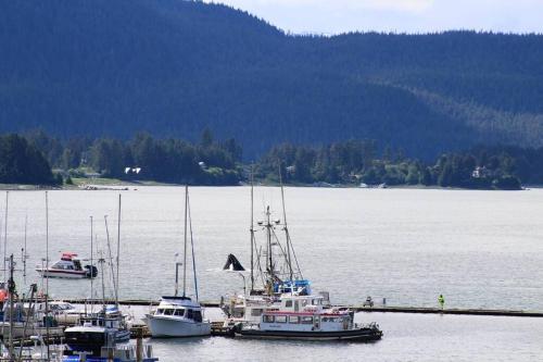 Juneau Oceanfront Home Overlooking Auke Bay