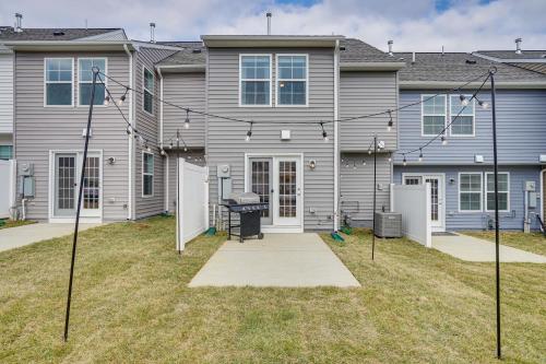 Great for Families! Townhome 9 Mi to Harpers Ferry in Charles Town (WV)