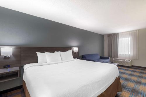 Super 8 by Wyndham Memphis/Dwtn/Graceland Area - image 9