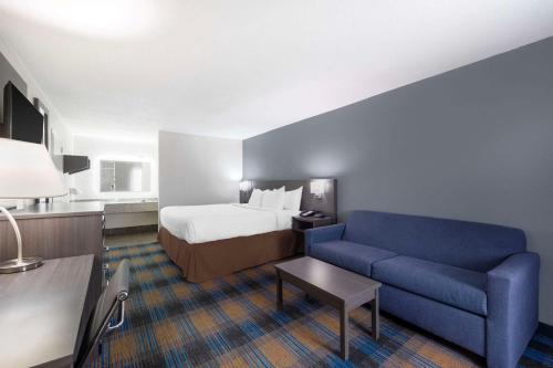 Super 8 by Wyndham Memphis/Dwtn/Graceland Area - image 11