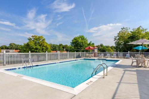 Econo Lodge Waynesboro - Skyline Drive