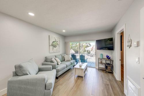 Laptop-Friendly Key Largo Condo with Pool View! in Key Largo, USA