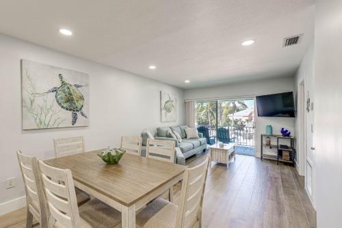 Laptop-Friendly Key Largo Condo with Pool View! in Key Largo, USA