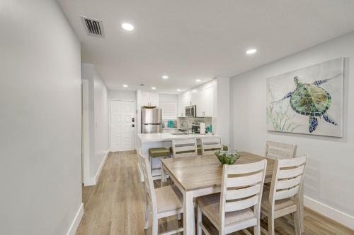 Laptop-Friendly Key Largo Condo with Pool View! in Key Largo, USA