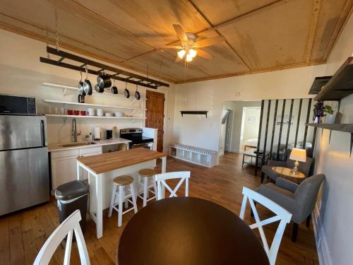 Konyha, Quiet, gated oasis near downtown Lexington in Duncan Park