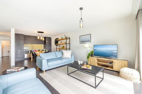 Paradiso, 4,4 Laman St - Unit with aircon, wi-fi, pool and in the heart of town, water views in 史提芬斯港