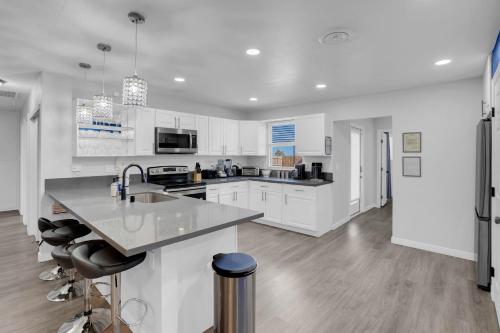 Big Group, Remodeled, Landscaped, King Beds, Desks, Las Vegas (fotografie 5)