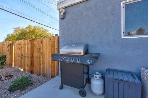 Big Group, Remodeled, Landscaped, King Beds, Desks, Las Vegas (fotografie 6)