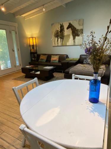 Malibu Ranch Guest House Hideway in Malibu, USA