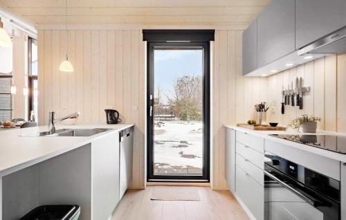 Konyha, Amazing Home In Ebeltoft With Kitchen in Handrup Strand