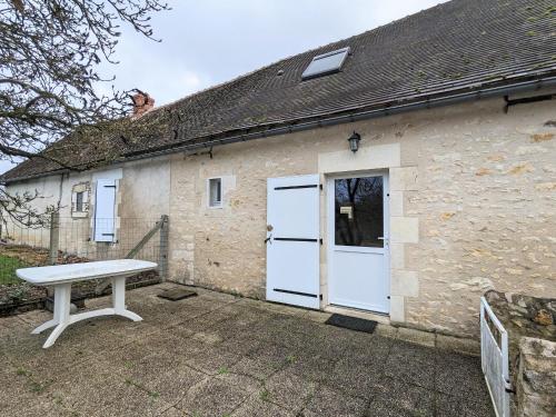 Gîte Saint-Hilaire-sur-Benaize, 2 pièces, 3 personnes - FR-1-591-575