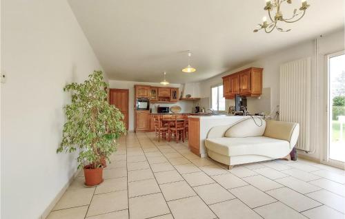 Kitchen, Stunning Home In St Paer With Wifi in Henouville