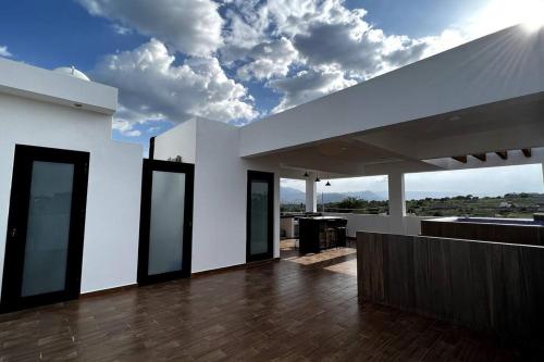 Casa Lúa Tequesquitengo. Alberca, jacuzzi y roof in Tequesquitengo, Mexico