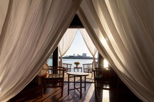 View, Maadest in Koh Pich