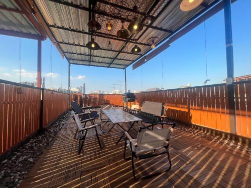4 Bedroom House with Rooftop near BTS Ekkamai - image 14
