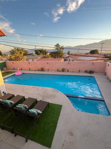 Desert Getaway by Palm Springs! W/Pool & Hot Tub