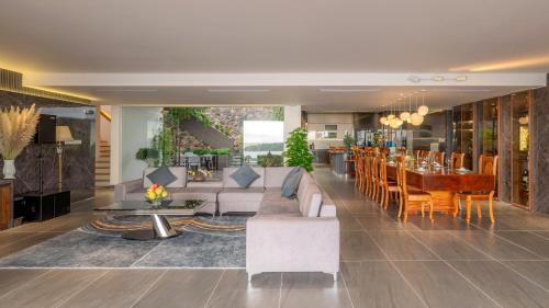 Promotion Early Booker, Thanh Vân Villa 6 Bedrooms, Pool, BBQ, Karaoke & Sauna