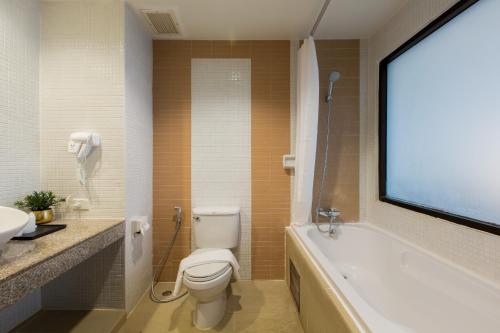 room detail thumbnail 2