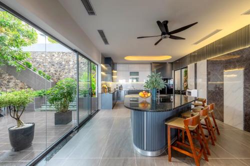 Promotion Early Booker, Thanh Vân Villa 6 Bedrooms, Pool, BBQ, Karaoke & Sauna