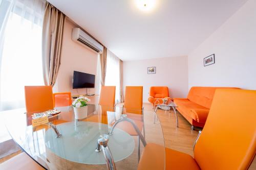 Three-Bedroom Apartment with Balcony (6 Adults + 2 Children) image 9