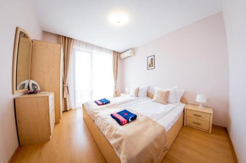 Three-Bedroom Apartment with Balcony (6 Adults + 2 Children) image 8