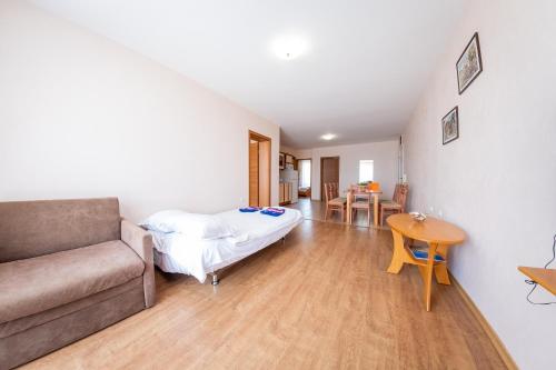 One-Bedroom Apartment with Balcony (2 Adults + 2 Children) image 8