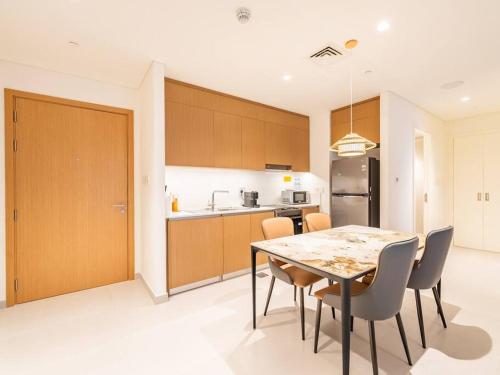 Coastal Charm Casita : 1BR Creek Beach Elegance, Dubai (photo 4)