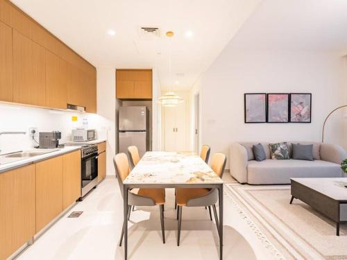 Coastal Charm Casita : 1BR Creek Beach Elegance, Dubai (photo 10)